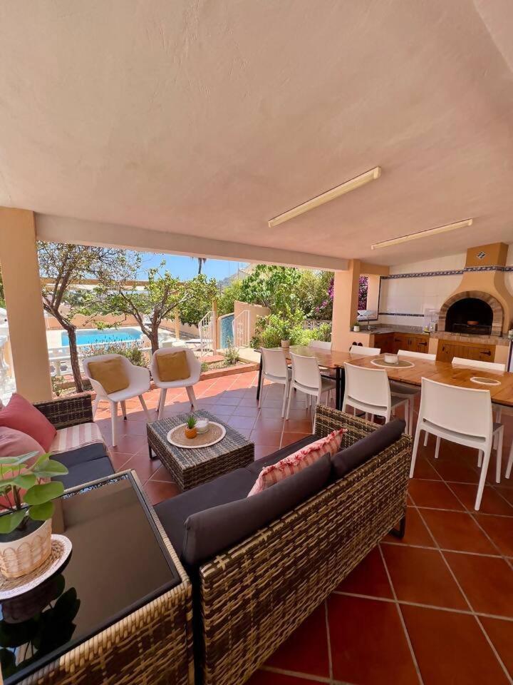 Relaxdiversion En Villa Piscina Bbq Y Cocina Ext Κάλπε Εξωτερικό φωτογραφία